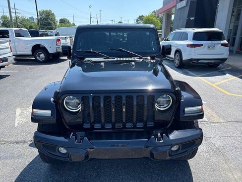 Used 2021 Jeep Gladiator Overland image 2