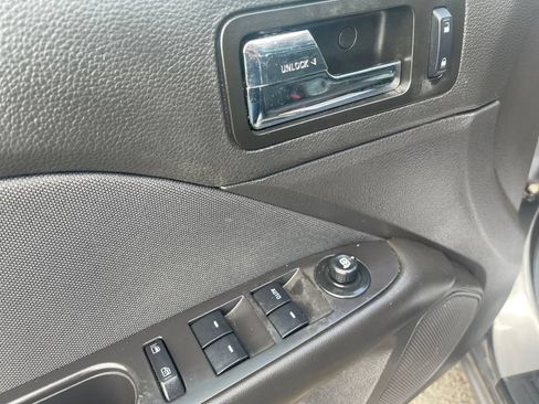 Used 2010 Ford Fusion SE FWD image 13