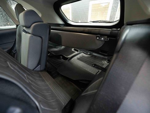 Certified 2025 Toyota RAV4 LE image 25