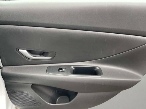 Used 2023 Hyundai Elantra SEL image 19