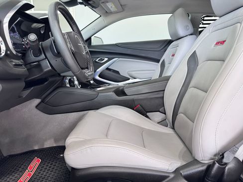 Certified 2022 Chevrolet Camaro SS RWD image 11