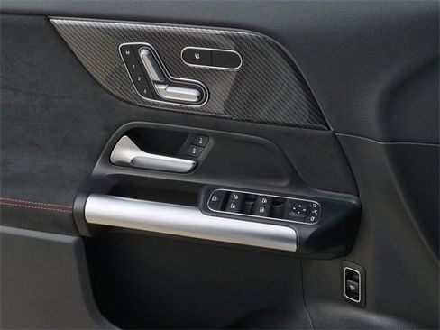 Certified 2025 Mercedes-Benz GLA 250 image 29