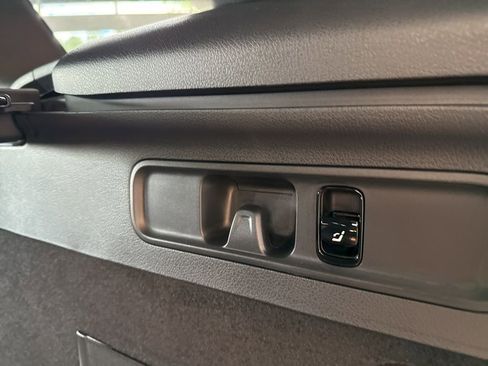 Certified 2025 Mercedes-Benz GLC 300 4MATIC image 29