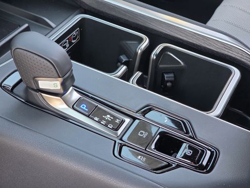 New 2026 Lexus TX 500h AWD image 25