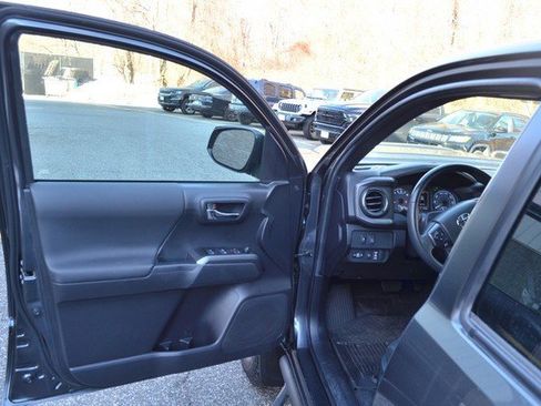 Used 2023 Toyota Tacoma TRD Sport image 15