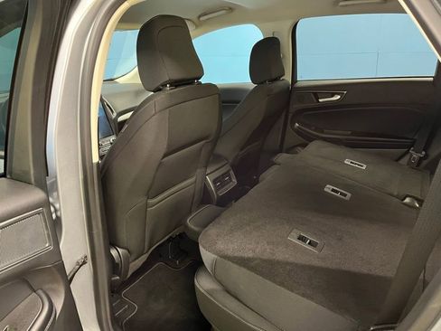 Used 2024 Ford Edge SE image 13