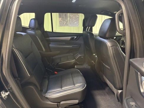 Used 2025 Buick Enclave Sport Touring image 25
