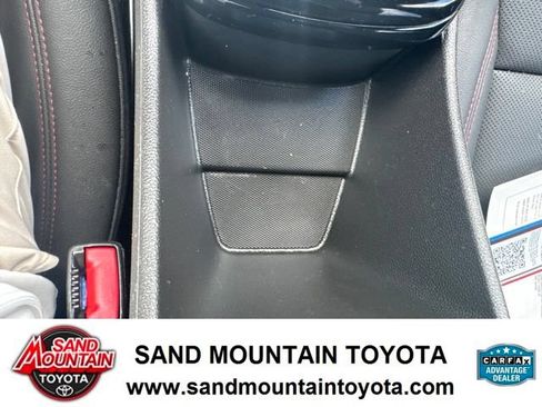 Used 2025 Chevrolet Trax RS FWD image 19