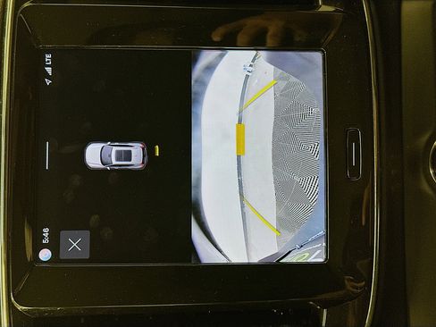 Used 2025 Volvo XC40 B5 Core image 23