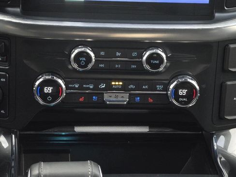 Used 2021 Ford F150 Lariat w/ Max Trailer Tow Package image 20