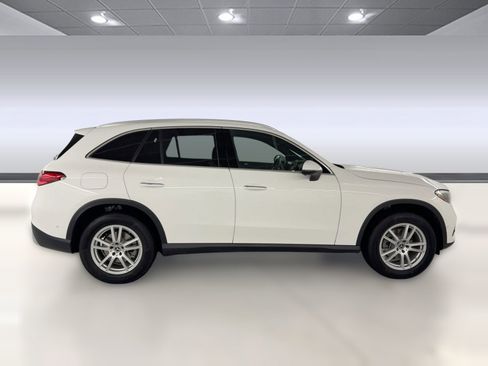 Certified 2025 Mercedes-Benz GLC 300 image 8