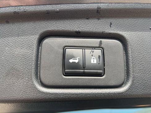 Used 2024 Nissan Pathfinder SL image 13