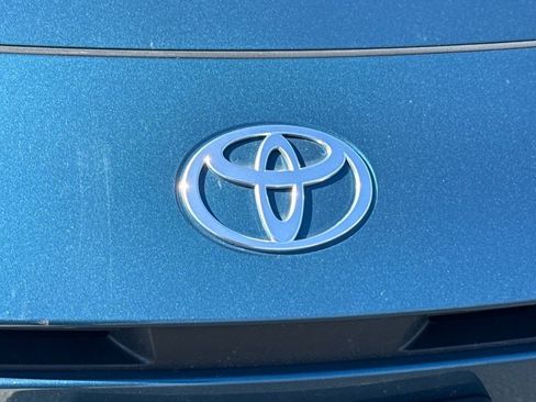 Used 2025 Toyota Camry LE image 8