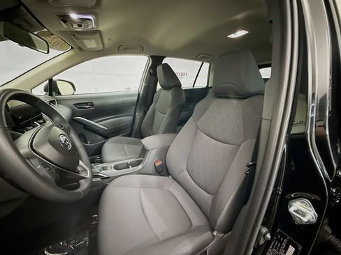 Used 2025 Toyota Corolla Cross LE AWD/4WD image 19