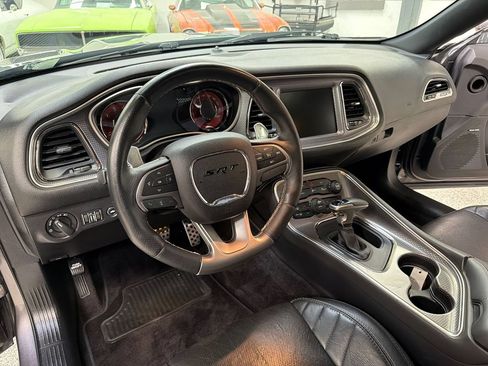 Used 2016 Dodge Challenger SRT Hellcat RWD image 28