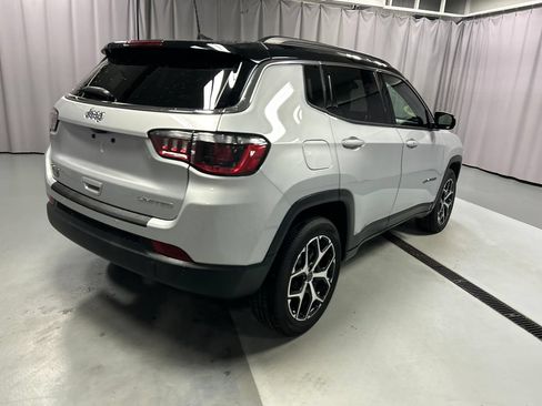 Used 2025 Jeep Compass Limited AWD/4WD image 7