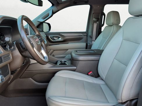 Used 2023 GMC Yukon XL SLT AWD/4WD image 9
