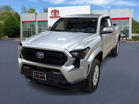 Certified 2025 Toyota Tacoma SR5 image 1