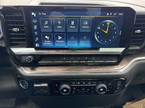 Used 2024 Chevrolet Silverado 2500 LT w/ Convenience Package image 13