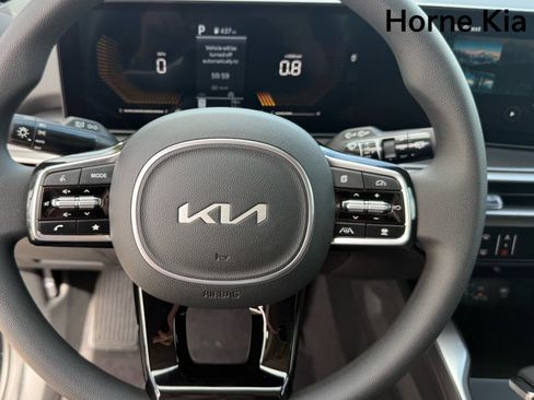 New 2025 Kia Sorento LX image 18