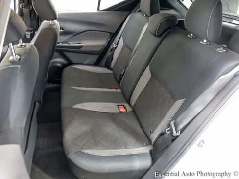 Used 2018 Nissan Kicks SV FWD image 12