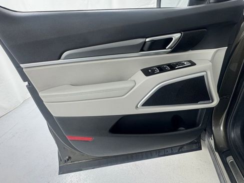 Used 2022 Kia Telluride S FWD image 19