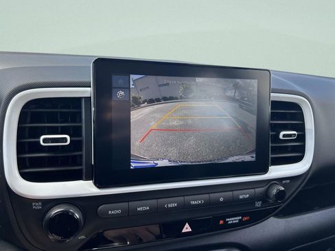 New 2026 Hyundai Venue SEL FWD image 18
