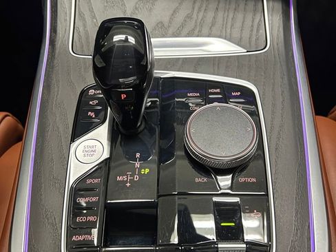 Used 2022 BMW X7 xDrive40i w/ M Sport Package image 27