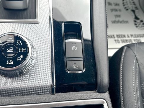 Used 2023 Mitsubishi Outlander SEL image 40