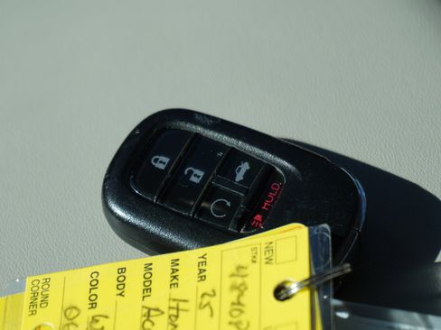 Used 2025 Honda Accord SE image 16