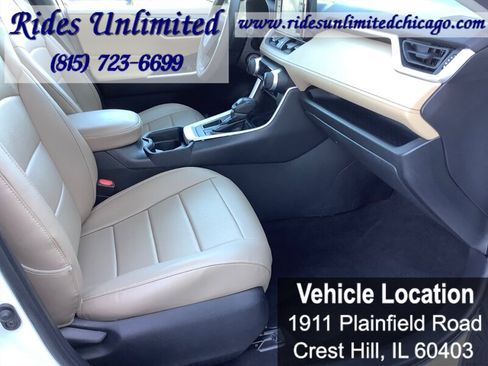 Used 2020 Toyota RAV4 LE image 29