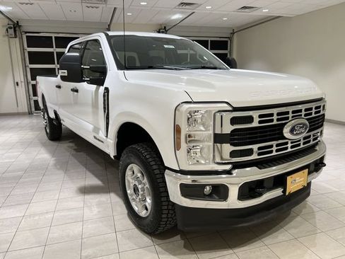 Certified 2025 Ford F350 XLT w/ FX4 Off-Road Package AWD/4WD image 7