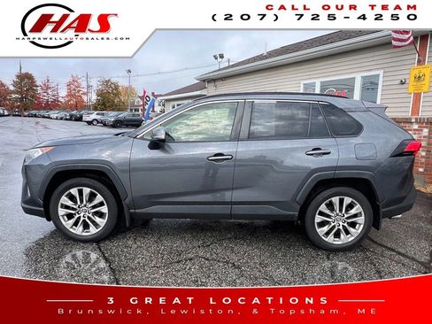 Used 2019 Toyota RAV4 XLE Premium image 3