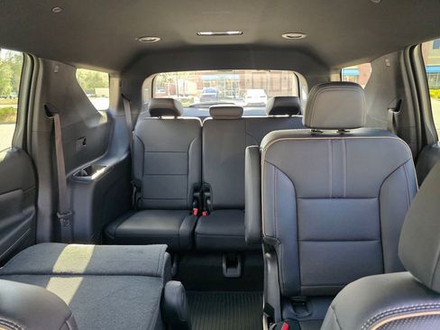 New 2026 Chevrolet Traverse High Country w/ LPO, Floor Liner Package image 19