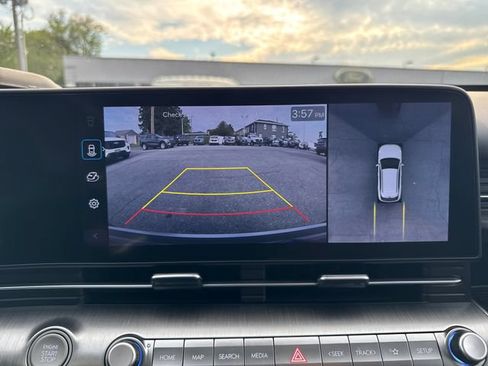 Used 2024 Hyundai Kona Limited FWD image 23