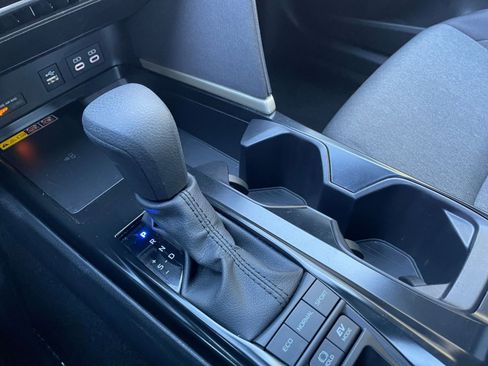 Used 2025 Toyota Camry LE image 40