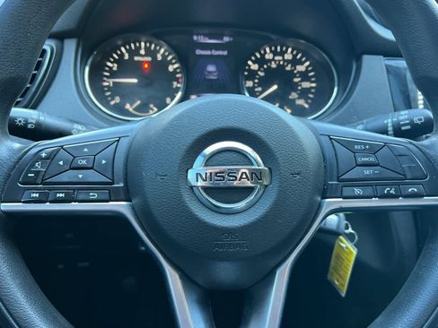 Used 2018 Nissan Rogue Sport S image 25