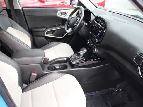 Used 2023 Kia Soul GT-Line FWD image 33