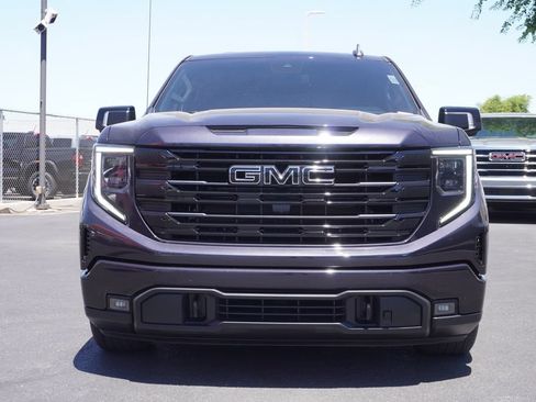 Used 2022 GMC Sierra 1500 Elevation w/ Elevation Premium Package AWD/4WD image 5