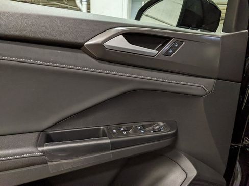 New 2026 Volkswagen Taos SE FWD image 10