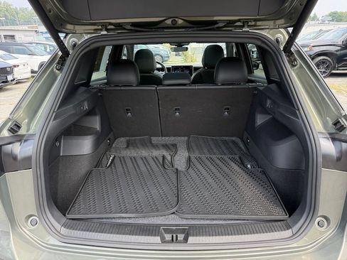 Used 2025 Volkswagen Tiguan SE R-Line FWD image 25