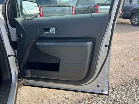 Used 2010 Ford Edge SEL image 21