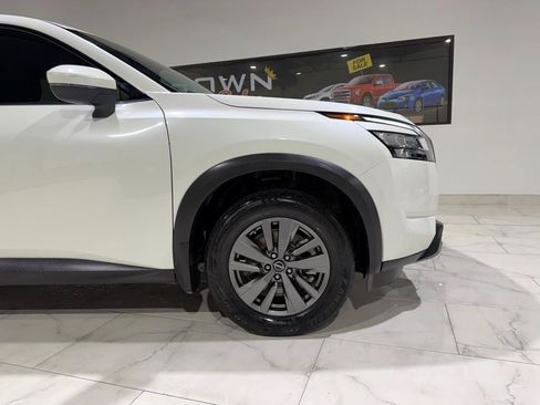 Used 2022 Nissan Pathfinder SV FWD image 5