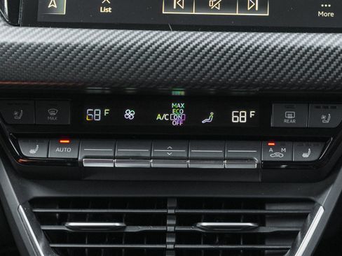 Certified 2023 Audi RS e-tron GT w/ Carbon Performance Package AWD/4WD image 12