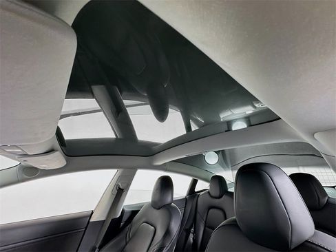 Used 2018 Tesla Model 3 Long Range image 16