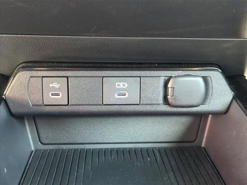 Certified 2025 Toyota Prius XLE image 18