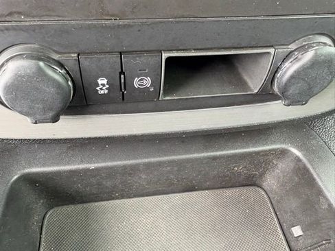 Used 2013 GMC Sierra 2500 SLT w/ Suspension Package, Off-Road image 21