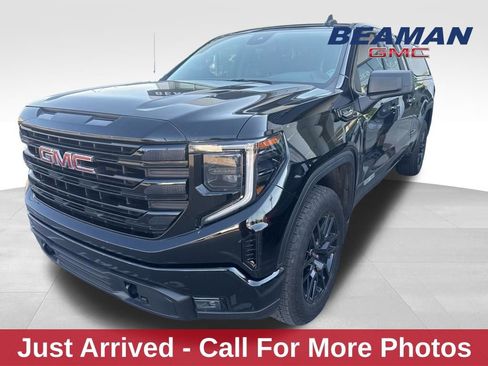 Used 2022 GMC Sierra 1500 Elevation image 1