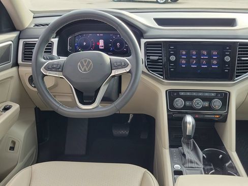 Certified 2023 Volkswagen Atlas SE FWD image 21