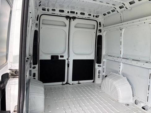 Used 2026 RAM ProMaster 2500 w/ Convenience Group FWD image 34